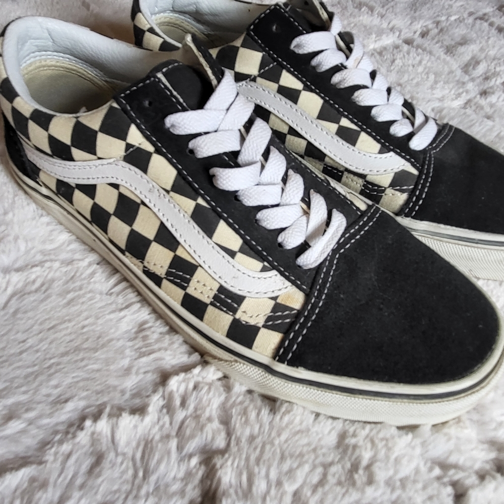 Vans black and white checkerboard